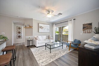 Eagle Glen Apartments in Murrieta, CA - Foto de edificio - Building Photo
