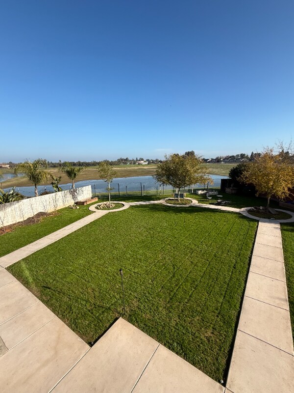 7269 W Robinwood Ln in Fresno, CA - Foto de edificio - Building Photo