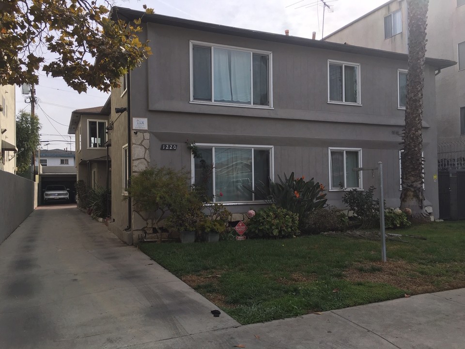 1220 S Shenandoah St in Los Angeles, CA - Building Photo