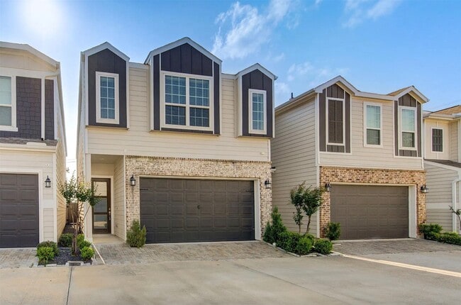 property at 1517 Canter Bayou Way