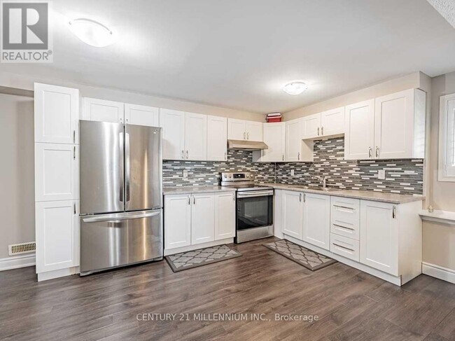 26 Abbotsbury Dr in Brampton, ON - Building Photo - Building Photo