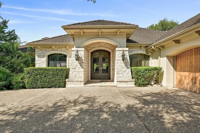 102 Cold Water Ln in Lakeway, TX - Building Photo - Building Photo