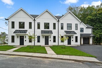 43 Wheeler Ave in Warwick, NY - Building Photo - Building Photo