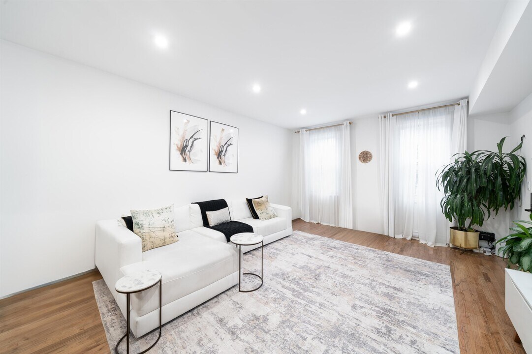 224 Park Ave in Hoboken, NJ - Building Photo