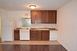 357 Greenwich St, Unit 6 in Valparaiso, IN - Building Photo - Building Photo