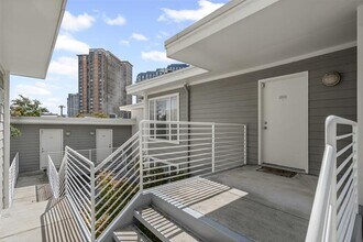 3711 Holland Ave in Dallas, TX - Building Photo - Building Photo