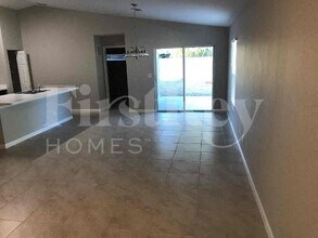 931 SE Thornhill Dr in Port St. Lucie, FL - Building Photo - Building Photo