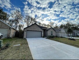 7518 Angels Lndg Ln in Porter, TX - Building Photo