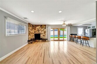 23010 Hartland St in Los Angeles, CA - Building Photo - Building Photo