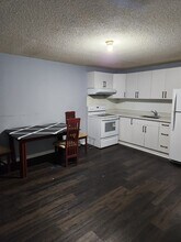 7 Mulock Av in Toronto, ON - Building Photo - Building Photo