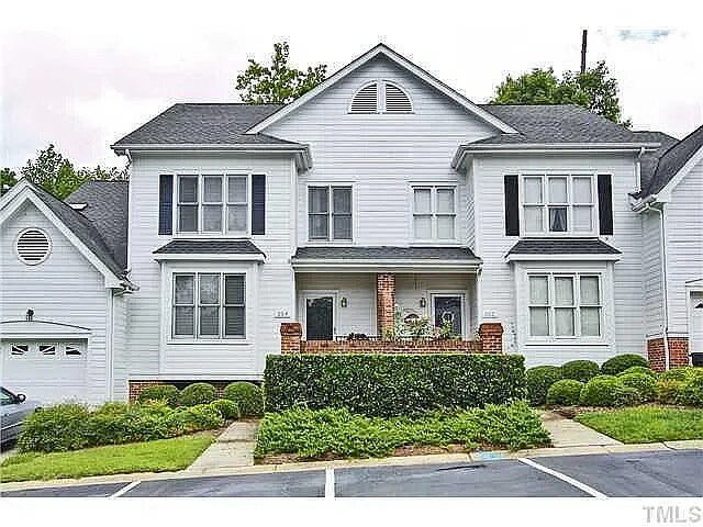 Room in Townhome on Vinca Cir in Cary, NC - Building Photo