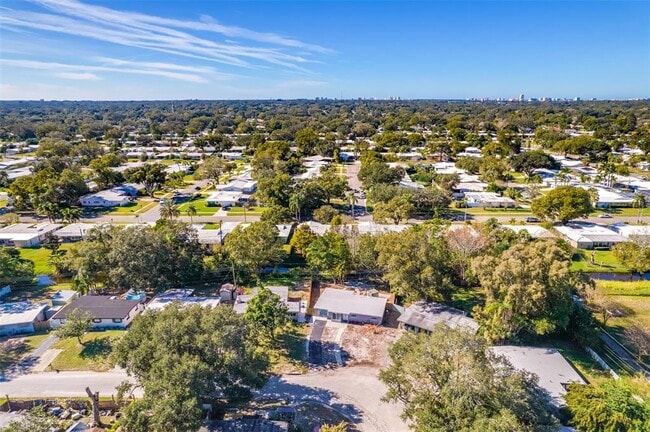 1400 Poinciana Dr in Clearwater, FL - Building Photo - Building Photo