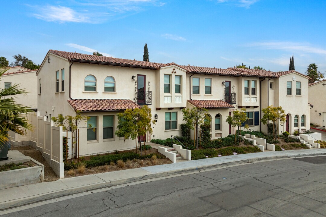 Las Colinas in Walnut, CA - Building Photo