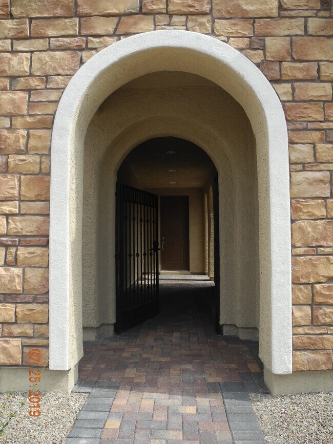 1051 Whitworth Ave in Las Vegas, NV - Building Photo - Building Photo