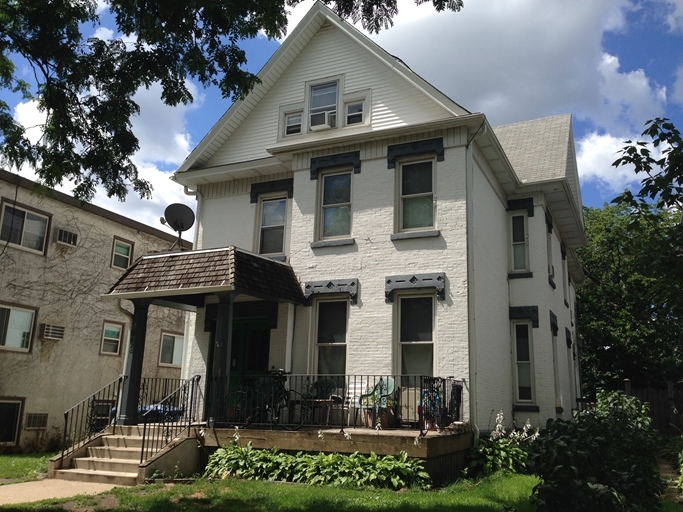 2652 Bryant Ave S in Minneapolis, MN - Building Photo