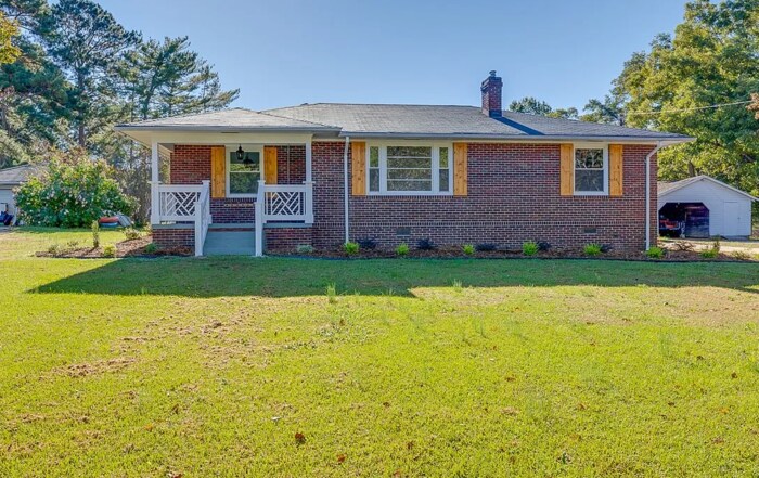 734 Anderson St in Belton, SC - Building Photo