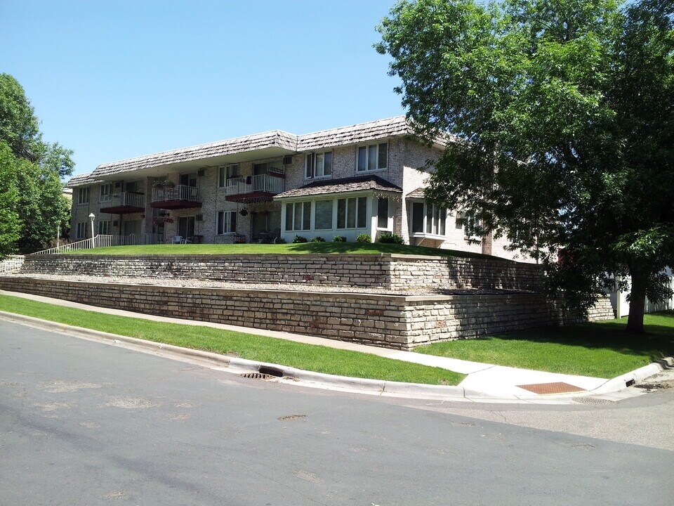6645 Queen Ave S in Minneapolis, MN - Building Photo