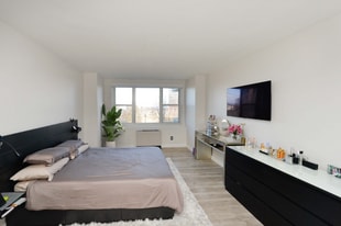 2000 Linwood Ave, Unit 5H in Fort Lee, NJ - Building Photo