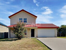 416 Madison Pl in Ponder, TX - Building Photo