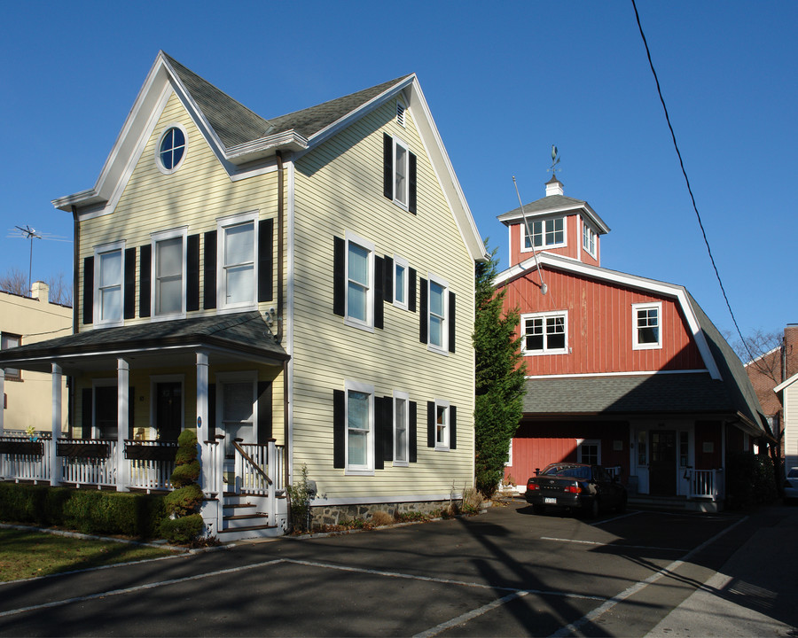 63 Church St in Greenwich, CT - Building Photo