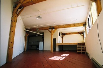 1080 Lofts in Oakland, CA - Building Photo - Interior Photo