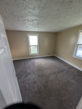 4 Glover Ct in Elyria, OH - Building Photo - Building Photo