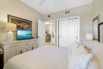 5706 Cape Harbour Dr in Cape Coral, FL - Building Photo - Building Photo
