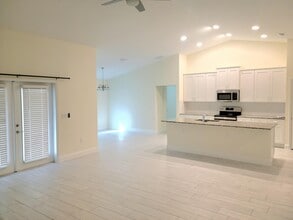 941 SW California Blvd in Port St. Lucie, FL - Building Photo - Building Photo