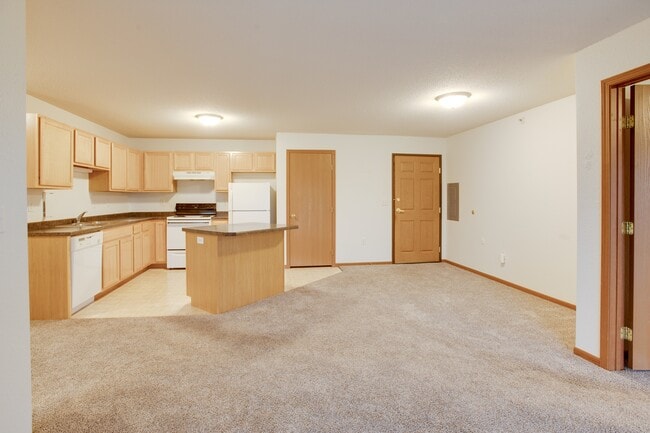 Pelican Heights Apartments in Detroit Lakes, MN - Building Photo - Building Photo