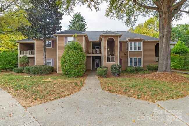 3220 Selwyn Farms Ln in Charlotte, NC - Building Photo - Building Photo