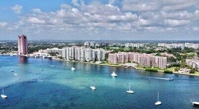 300 SE 5th Ave in Boca Raton, FL - Building Photo - Building Photo