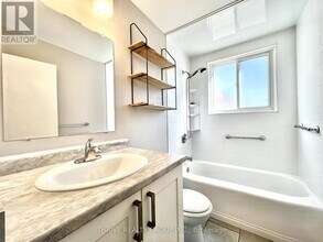 1 Balfour Pl in London, ON - Building Photo - Building Photo