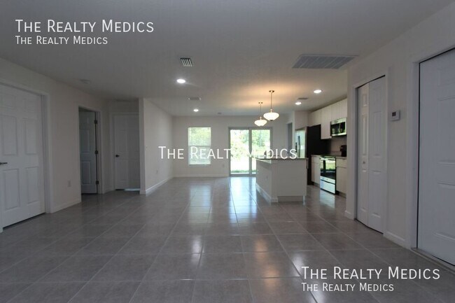 485 Bridgeport Ave NW in Palm Bay, FL - Building Photo - Building Photo