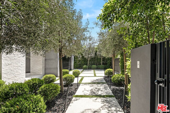 356 N La Jolla Ave in Los Angeles, CA - Building Photo - Building Photo