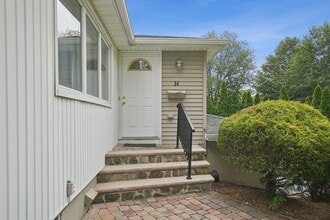 34 Lewis Dr in Madison, NJ - Building Photo - Building Photo