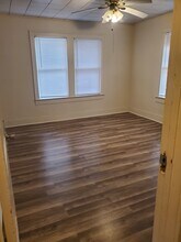 222 W Murrill St in Baytown, TX - Foto de edificio - Building Photo