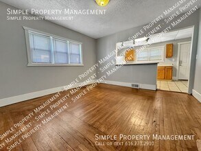 813 California St NW in Grand Rapids, MI - Building Photo - Building Photo