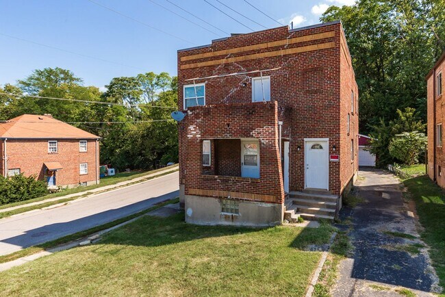 property at 1286 Quebec Rd