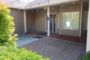 466 Lower Daniels Dr in East Wenatchee, WA - Building Photo