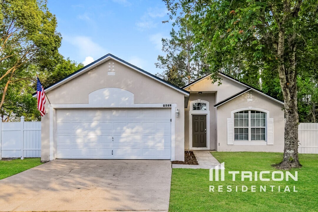 1853 Saga Ct in Middleburg, FL - Building Photo