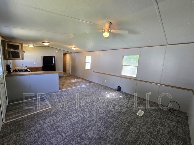 700 W Ridgeway Ave in Cedar Falls, IA - Building Photo - Building Photo