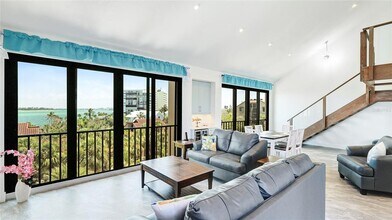 22 Sandy Cove Rd in Sarasota, FL - Building Photo - Building Photo