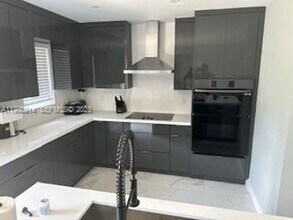 1001 NW 148th St in Miami, FL - Building Photo - Building Photo