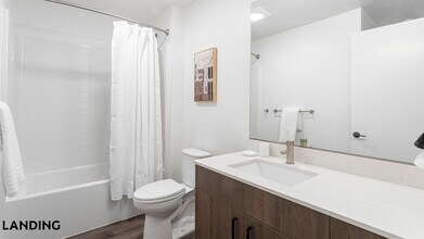 8511 15th Ave NW, Unit 204 in Seattle, WA - Building Photo - Building Photo