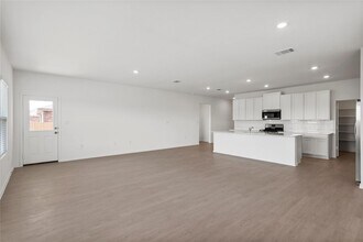 110 Miglia St in Hutto, TX - Building Photo - Building Photo
