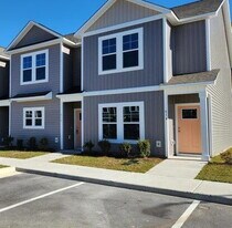 177 Loren Rd in Hubert, NC - Building Photo