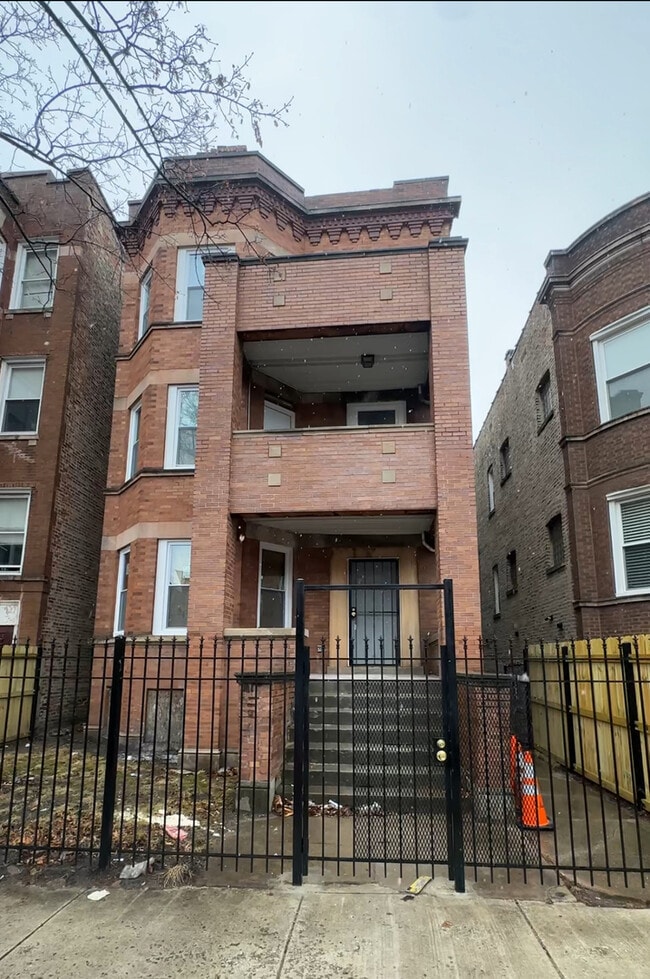 property at 6924 S Green St