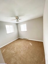 566 Lowell Ave in Cincinnati, OH - Building Photo - Building Photo