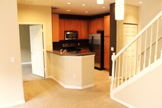 2460 Grand Central Pkwy in Orlando, FL - Building Photo - Building Photo