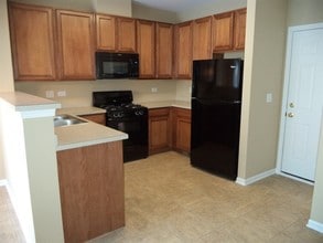 2422 Claremont Ln in Lake In The Hills, IL - Building Photo - Building Photo